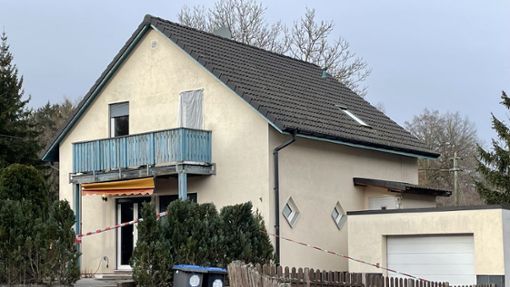 Ein 44-Jähriger ist  in einem Wohnhaus im Dornstetter Teilort Aach infolge eines mutmaßlichen Messerstichs gestorben. Foto: Schwenk