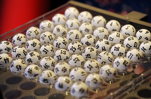 John Noakes, Lottogewinner aus dem britischen Örtchen Corby, hat die Weisheit „Geld macht nicht glücklich“ erst spät akzeptiert. Foto: dpa