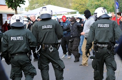 Die Organisatoren einer geplanten Demo in Hannover fechten das Verbot der Veranstaltung an. (Symbolfoto) Foto: dpa