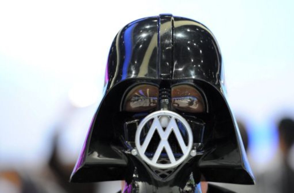 Nein, nicht der niedliche Knirps aus der VW-Werbung verbrigt sich hinter dieser Darth-Vader-Maske, sondern ein Greenpeace-Aktivist. Die Umweltschutzorganisation ...