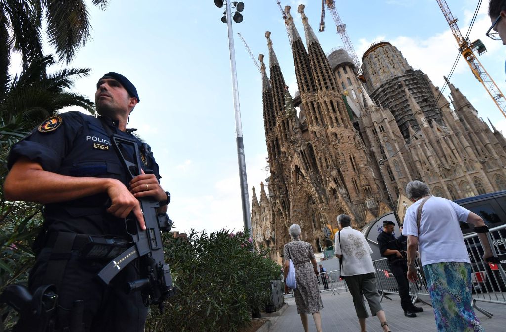 trække sig tilbage Parat charme Newsblog zum Terror in Spanien: Trauerfeier beginnt in Sagrada Familia