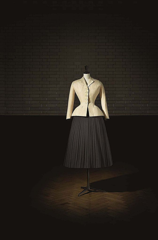 Der „Bar Suit“ von Christian Dior aus dem Jahr 1947.