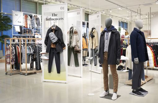 So könnte Kleidung in dem neuen Amazon Style Store-Konzept präsentiert werden. Foto: dpa/Greg Montijo