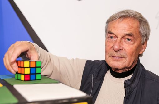 Es war der ungarische Bauingenieur und Architekt Erno Rubik, der sich das Nerd-Spielzeug 1974 ausgedacht hatte. Ursprünglich wollte er damit seinen Studenten helfen, ihr räumliches Denkvermögen zu verbessern. Foto: Guenter Meier/Guenter Meier