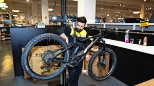 Reparaturen bietet die Werkstatt von Zweirad-Stadler weiterhin an. Foto: Horst Rudel