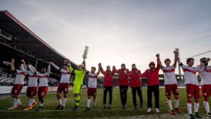Der VfB feierte ein 4:0 im Erzgebirge. Wir haben die Noten für die Roten. Foto: dpa-Zentralbild