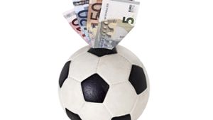Konzerne stopfen Geld in den Fußball