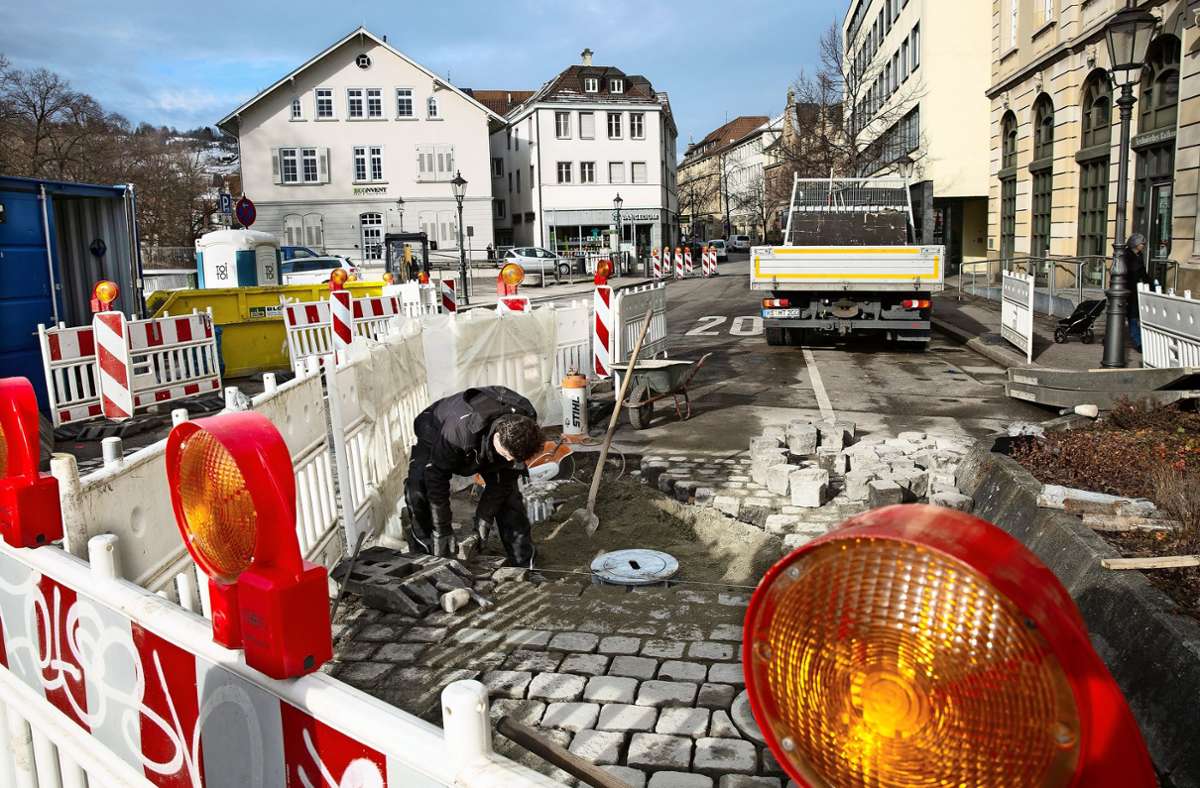 Die versenkbaren Poller in der Ritterstraße auf Höhe des Technischen Rathauses werden im Frühjahr in Betreib genommen. Sie dienen dem Terrorschutz, sollen aber auch Durchfahrten verhindern.