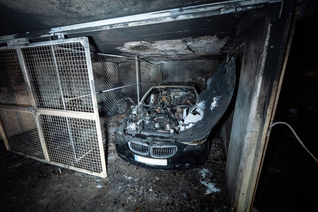 Der BMW war komplett ausgebrannt.
