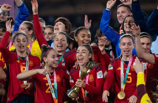 Die Weltmeisterschaft ist gerade zu Ende gegangen, jetzt rollt auch der Ball in der ersten spanischen Liga wieder – und beginnt mit einem Spielerinnen-Streik. Foto: IMAGO/Eibner/IMAGO/Eibner-Pressefoto/Memmler