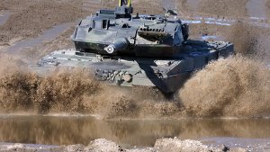 Export-Schlager Leopard 2 im Übungsgefecht Foto: dpa
