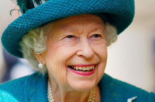 Die Queen  lächelt dienstlich. Foto: SWR//imago