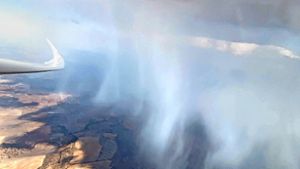 Über trockenen Feldern im Osten Australiens bilden sich Sandstürme. Foto: Katrin Senne
