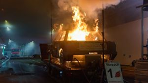 Brandsimulation: Feuer und Rauch im Rosensteintunnel
