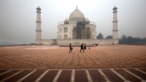 Das Monument hatte ein Mughal-Herrscher im 17. Jahrhundert für seine Lieblingsfrau bauen lassen. Foto: dpa/Manish Swarup
