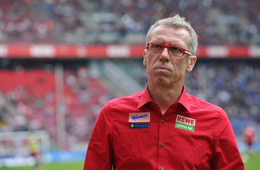 Peter Stöger muss am Samstag mit dem 1. FC Köln auf drei Spieler verzichten, wenn das Team beim VfB Stuttgart antritt.  Foto: dpa