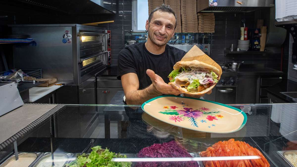 Der Döner ist Chefsache im Regenbogen Imbiss – „Mache von A bis Z alles ...