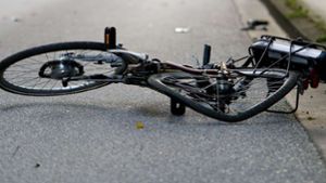 59-jährige Radfahrerin nach Autounfall verletzt