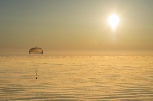 Für den Rückweg aus 440 Kilometern Höhe brauchte die Kapsel rund dreieinhalb Stunden bis zur Landung in Kasachstan. Foto: dpa
