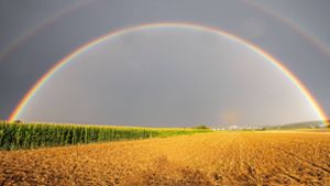 Beeindruckendes Naturschauspiel: Der doppelte Regenbogen über Remseck am Neckar. Foto: 7aktuell.de/Simon Adomat