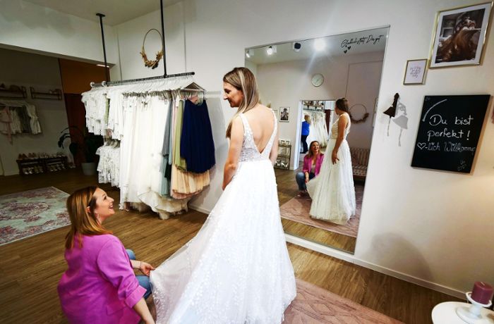 Hochzeitsmode aus Remseck: 250 Kleider ab 700 Euro      – wo Bräute ihr Glück aus zweiter Hand finden