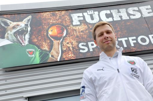 Der jüngste Trainer der Handball-Bundesliga-Historie: Jaron Siewert (26) von den Füchsen Berlin. Foto: dpa/Wolfgang Kumm