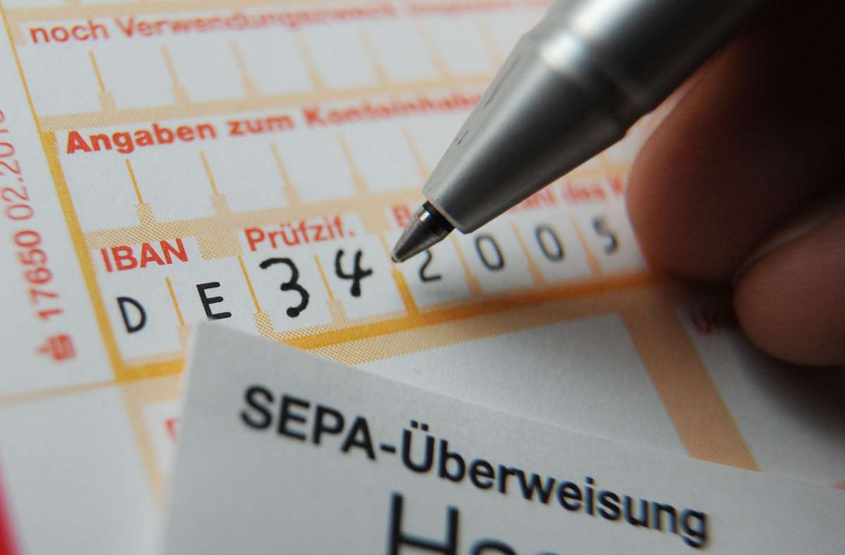 In Harthausen können Bankkunden ihre Überweisungen nur noch digital einreichen. Foto: dpa/Angelika Warmuth