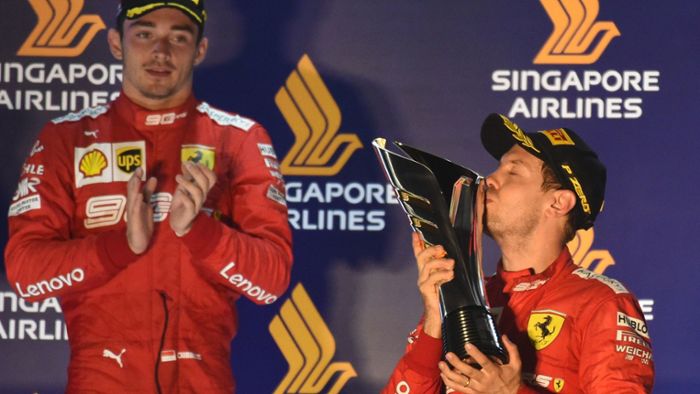 Sebastian Vettel jubelt – Charles Leclerc ist sauer