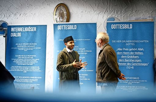 Die Mitglieder der Ahmadiyya-Gemeinschaft suchen den Dialog:  hier im Jahr  2018 in Waiblingen beim Tag der offenen Moschee. Foto:Archiv/Stoppel Foto:  