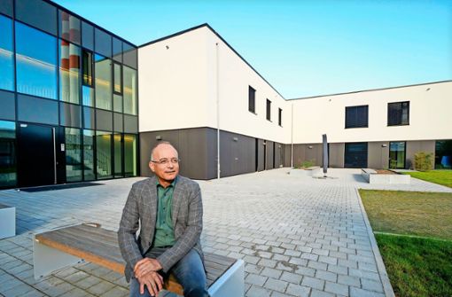 Andreas Grandel,  der ärztliche Leiter  der     Leonberger       Klinik für  psychosomatische Medizin,      ist froh über die neuen Räume. Foto: Simon Granville