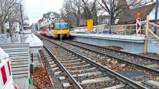Die Verlängerung des Hochbahnsteigs Uff-Kirchhof ist abgeschlossen. In den kommenden Wochen müssen noch Restarbeiten erledigt werden. Foto: Uli Nagel