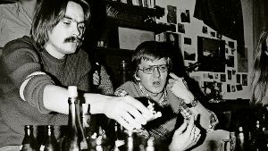 Der junge Winfried Kretschmann (im ild rechts) gehörte zum Umfeld der Riedlinger Popgruppe Power Play. Foto: Verlag