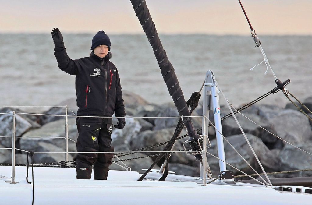 Greta Thunberg an Bord der Segeljacht „La Vagabonde“. Das Foto entstand Mitte November in den USA. Foto: dpa/Rob Ostermaier