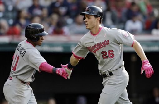 Grund zu jubeln: Max Kepler (rechts) und Jorge Polanco wurden von den Minnesota Twins mit langfristigen Millionen-Verträgen ausgestattet. Foto: AP