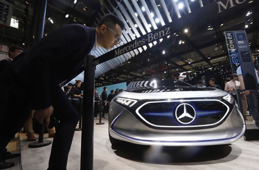 Automesse 2018 in Peking: Luxusfahrzeuge mit dem Stern sind in China überaus beliebt. Foto: dpa/Ng Han Guan