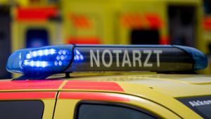 Durch austretendes Gas sind auf dem Gelände einer Entsorgungsfirma in Riederich (Kreis Reutlingen) zehn Menschen leicht verletzt worden. (Symbolbild) Foto: dpa/ZB