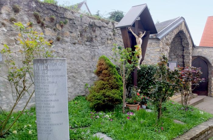 Alter Friedhof in Hofen: Packende Schicksale an historischem Gemäuer