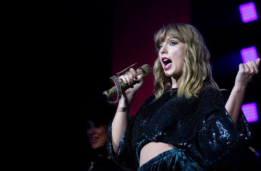Popsängerin Taylor Swift ist nur einer von insgesamt 22 Musik-Acts gewesen, die dem Publikum beim traditionellen „Jingle Bell Ball“ des Londoner Radiosenders „Capital FM“ eingeheizt haben. Foto: Getty
