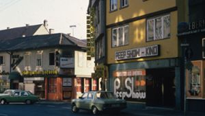 An der Eberhardstraße befand sich  in den 1970ern die erste Peep-Show der Stadt – gleich neben dem Hosen-König Foto: Gerhard Goller