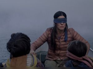 Sandra Bullock in Bird Box von 2018. Foto: Netflix
