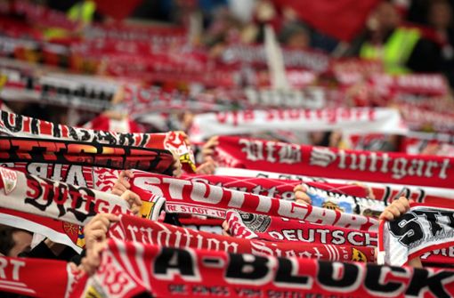 Die VfB-Fans reisen wie immer zahlreich zum Spiel in Wolfsburg an. Foto: Pressefoto Baumann