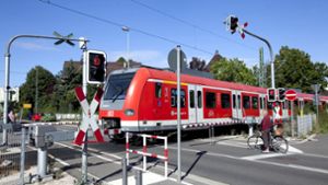 Für die S-Bahn stehen zwei Nächte  die Signale auf rot. Foto: Horst Rudel