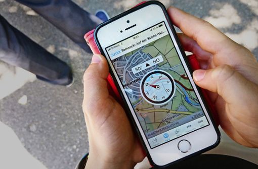 Das Handy wird mit einer kostenfreien App zum Guide, ein Kompass zur leichteren Orientierung ist integriert. Foto: Michael Bosch