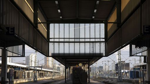 Der Stuttgarter Hauptbahnhof am Mittwoch – auch am Donnerstag sollen hier kaum Züge verkehren. Foto: Lichtgut/Leif Piechowski