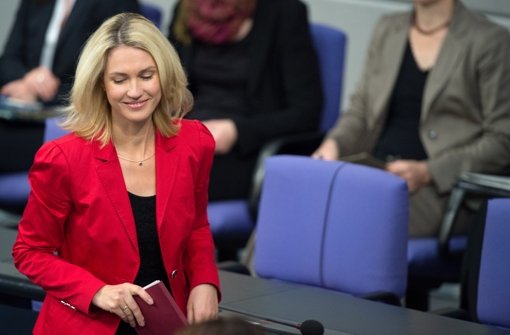 Bundesfamilienministerin Manuela Schwesig (SPD) hat bei der Debatte im Bundestag das angestrebte Elterngeld Plus verteidigt. Foto: dpa