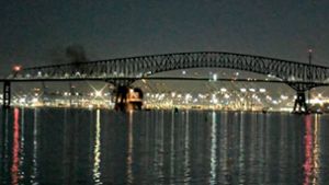 Ein Schiff rammte einen der Stützpfeiler der Brücke in Baltimore. Foto: IMAGO/NTB/IMAGO/Port of Baltimore