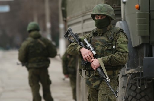 Soldaten patroullieren auf der Krim. Foto: Getty Images Europe