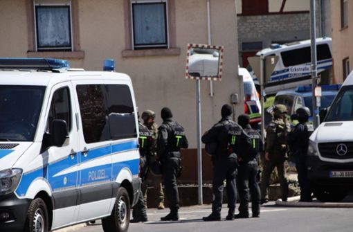 SEK- und BFE-Polizisten beim Vorgehen gegen einen „Reichsbürger“ in Boxberg-Bobstadt. Foto: 7aktuell.de/Hessenauer