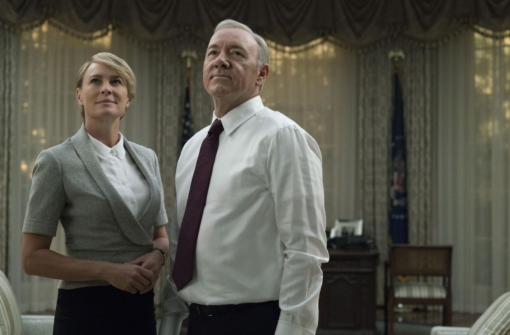 Die Underwoods (Robin Wright und Kevin Spacey) haben ihren Machiavelli gelesen und nicht vor, aus dem Weißen Haus auszuziehen.