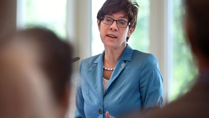 SPD mit Vorwürfen gegen Kramp-Karrenbauer
